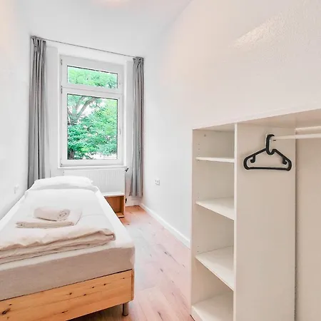 Tolstov - 3 And 4 杜伊斯堡