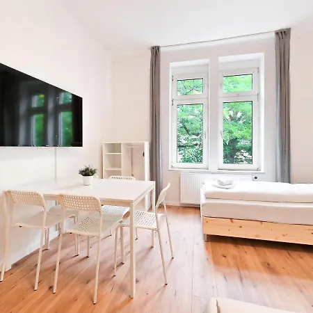 Raj Living - 3 And 4 Duisburg