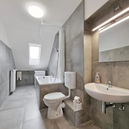 公寓 Tolstov - 3 And 4 杜伊斯堡