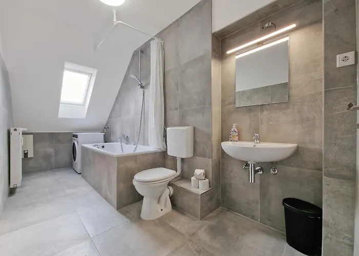 Tolstov - 3 And 4 Apartman